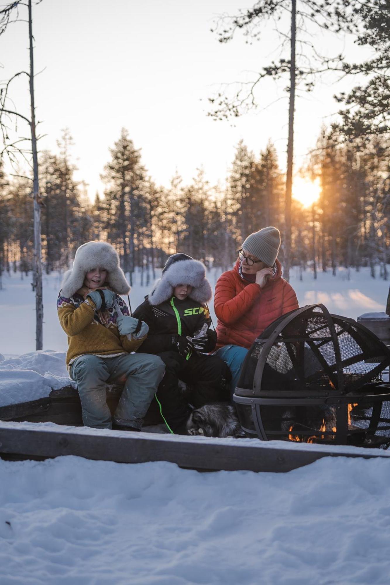 Lysti Cottage By The Lake And Magical Countryside Rovaniemi Exterior photo